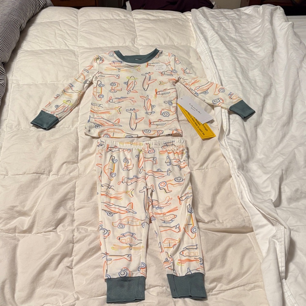 Tahari Boy Kids Airplane Print Pajamas - Cream and Gray